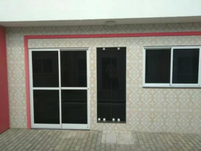 Casa no francês, cond. Fechado
